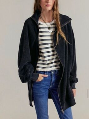 NWT Luna Sweatshirt Small